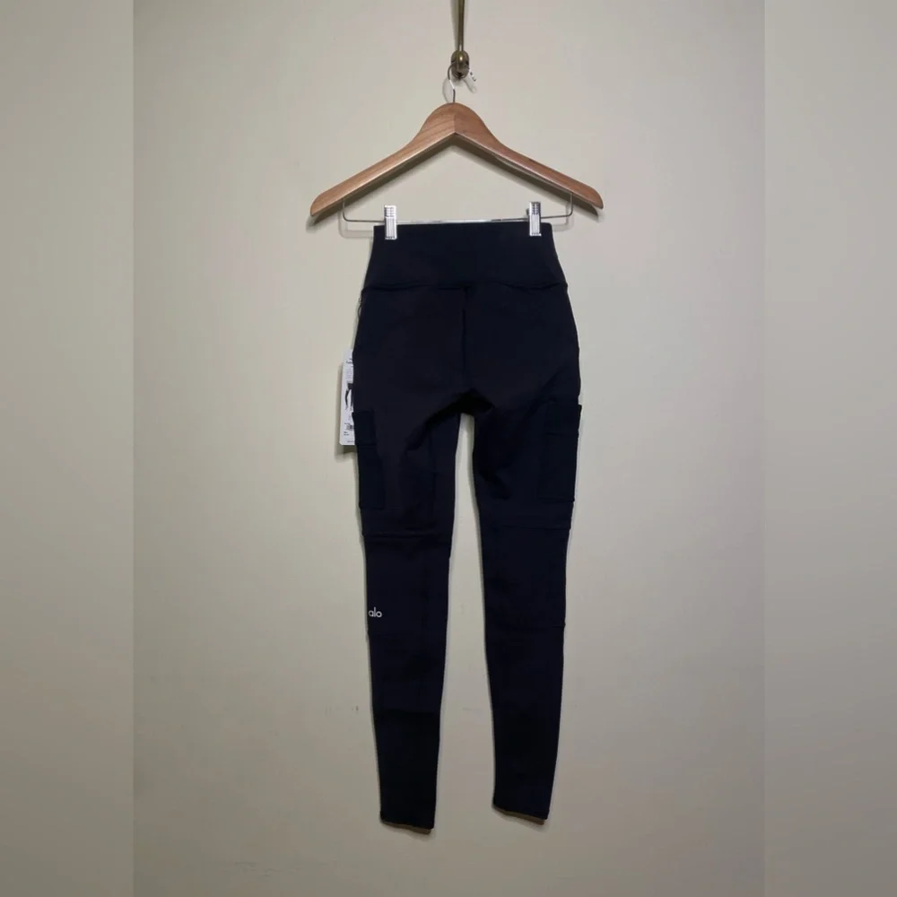 ALO Yoga High Waist Cargo Legging in Black